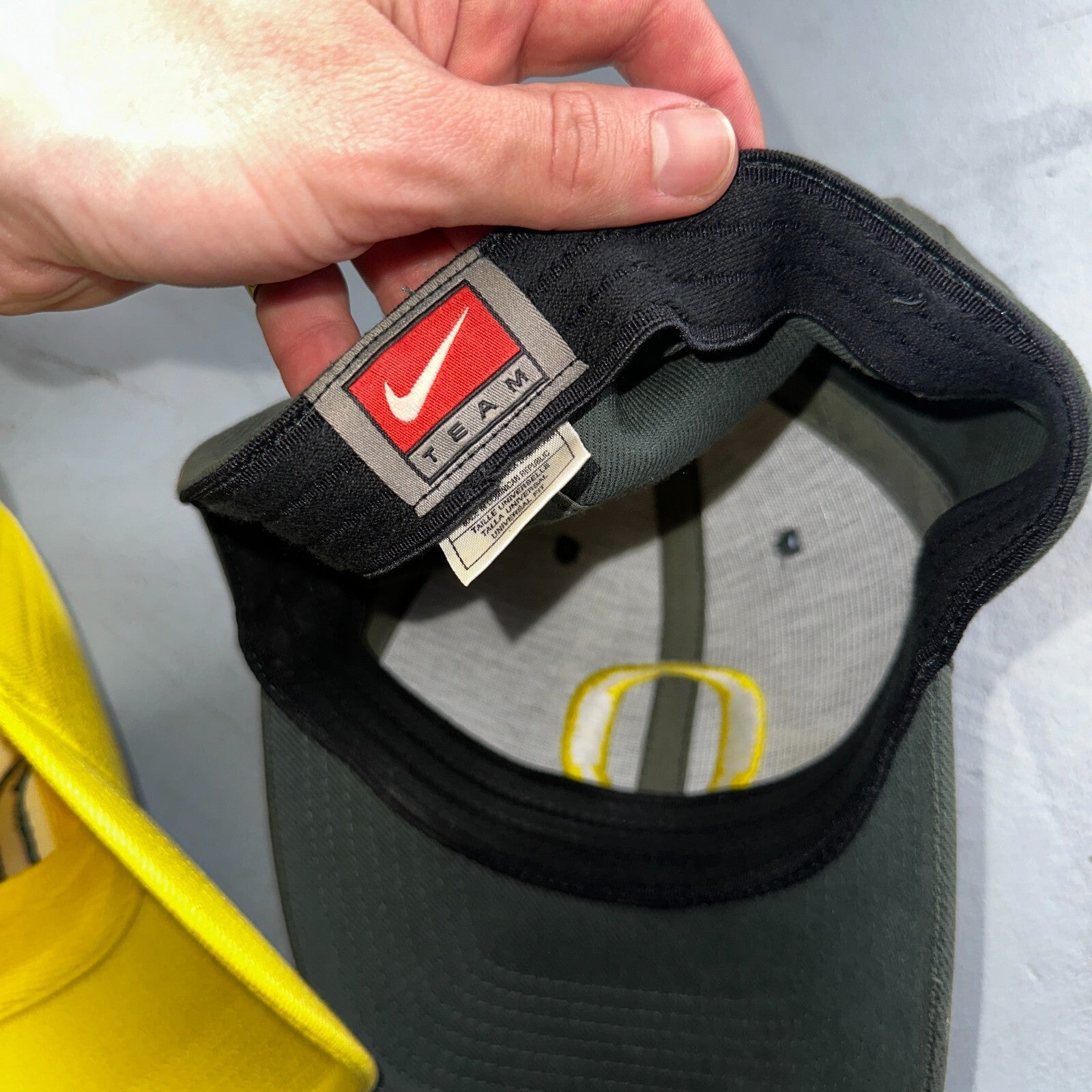 Nike Oregon Ducks VTG Hat Cap Snapback Lot of 3 Yellow Green Eugene Running Y2K