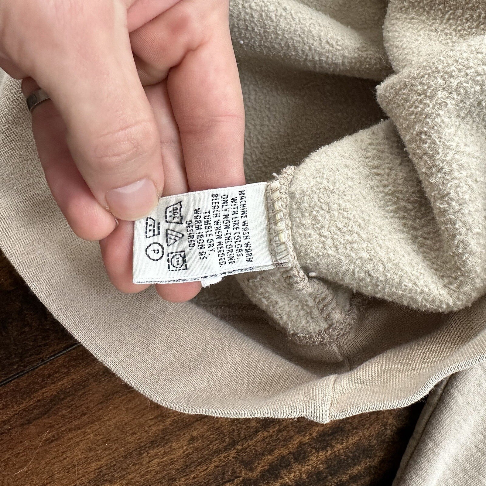 Vintage 1990s 90s Eddie Bauer Oversized Baggy Crew Sweater Beige Made in USA XL