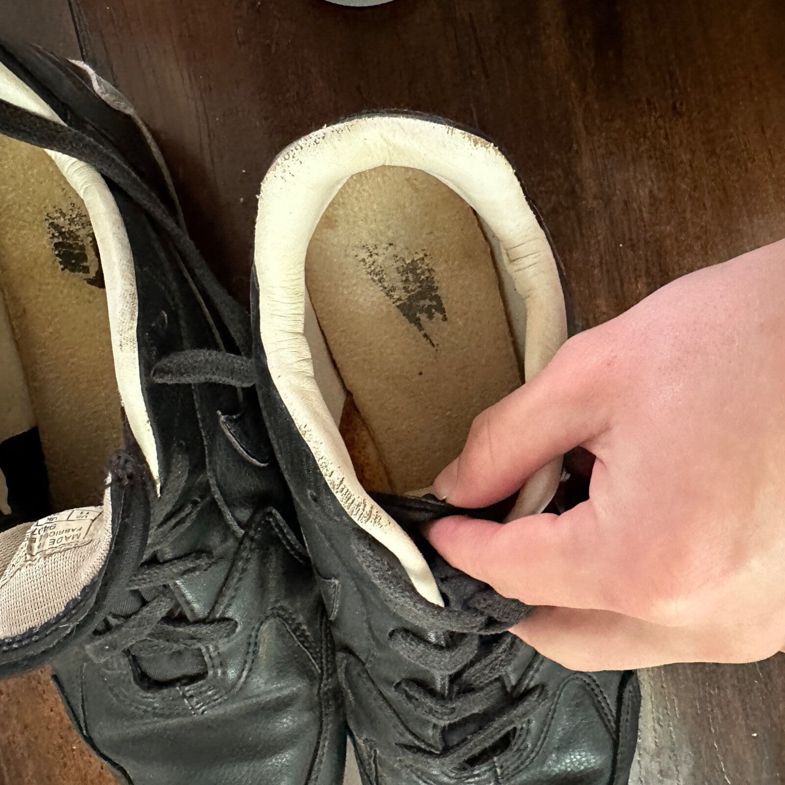 Nike Vintage 90s Mens Size 11 Sharks Sneakers Shoes Cleats Black 1994 Football