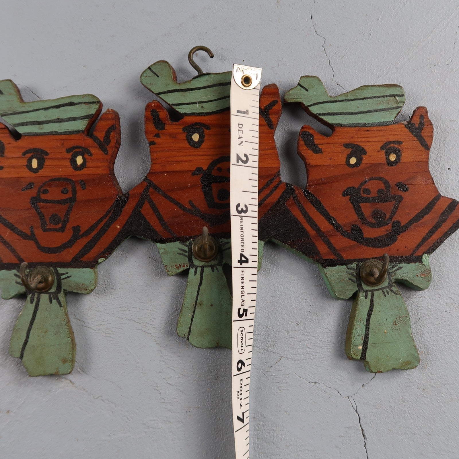 Vintage Three Little Pigs Wood Cutouts Hand Painted Wall Plaques Tie Hanger Hook