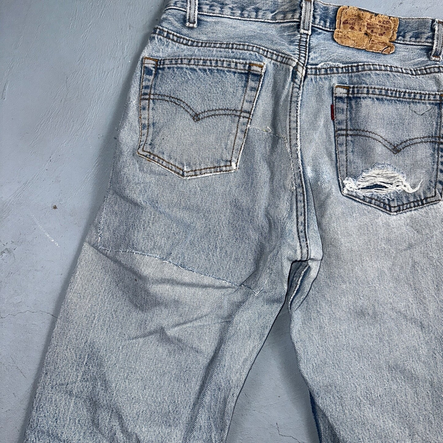 Levis 501 Vintage 80s USA XX Straight Leg Jeans Blue Light Wash Thrash Act 27x28