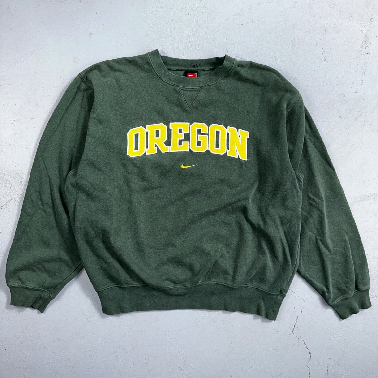 Nike Oregon Ducks Football Sweatshirt M VTG Center Swoosh Crewneck Green Y2K