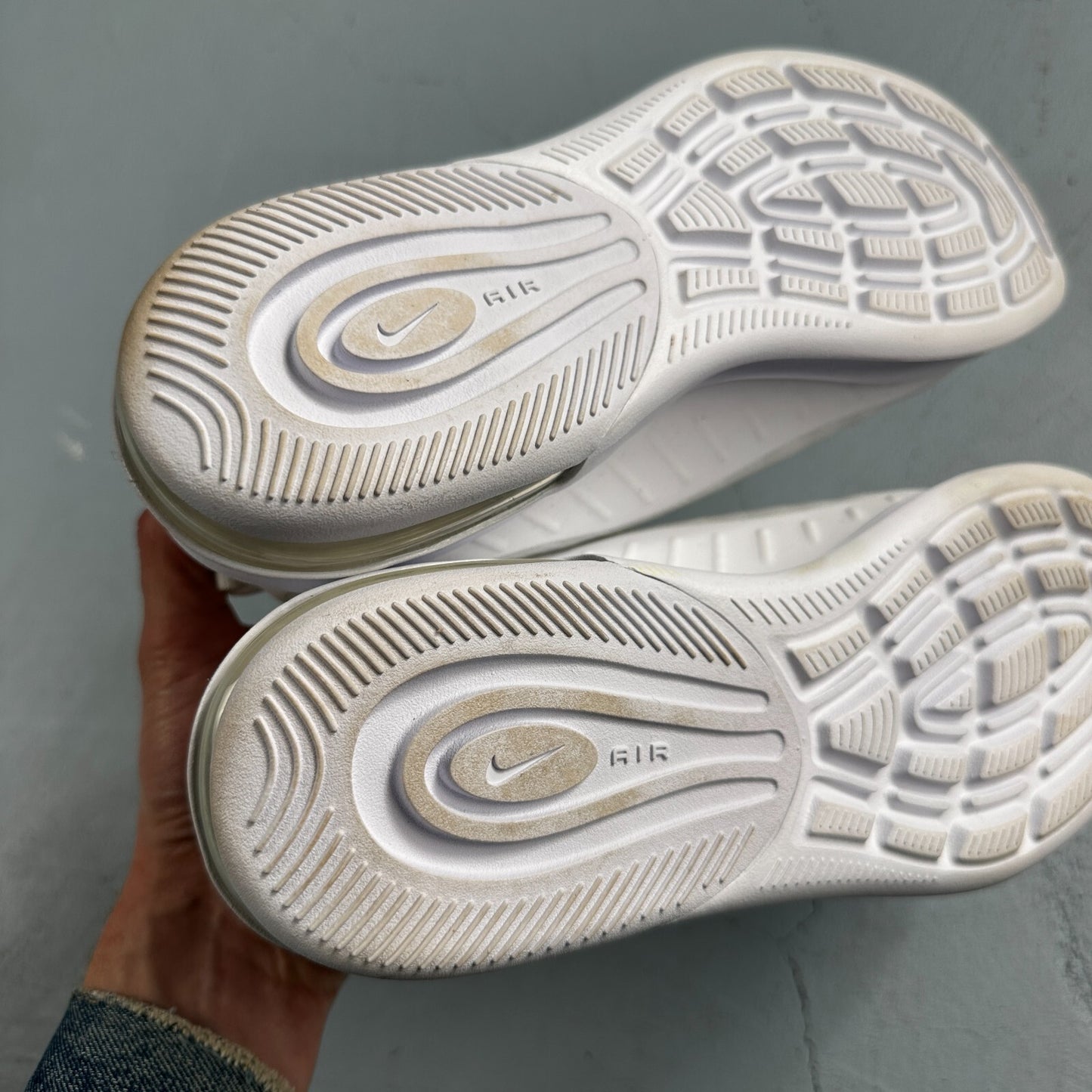 Nike Air Max Axis White Sneakers Women's Size 9 Running AA2168-100