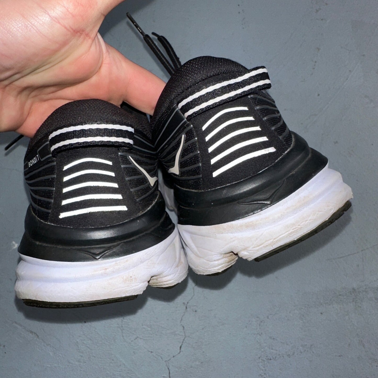 Hoka One One Womens Bondi 7 1110519 BWHT Black Running Shoes Sneakers Size 8