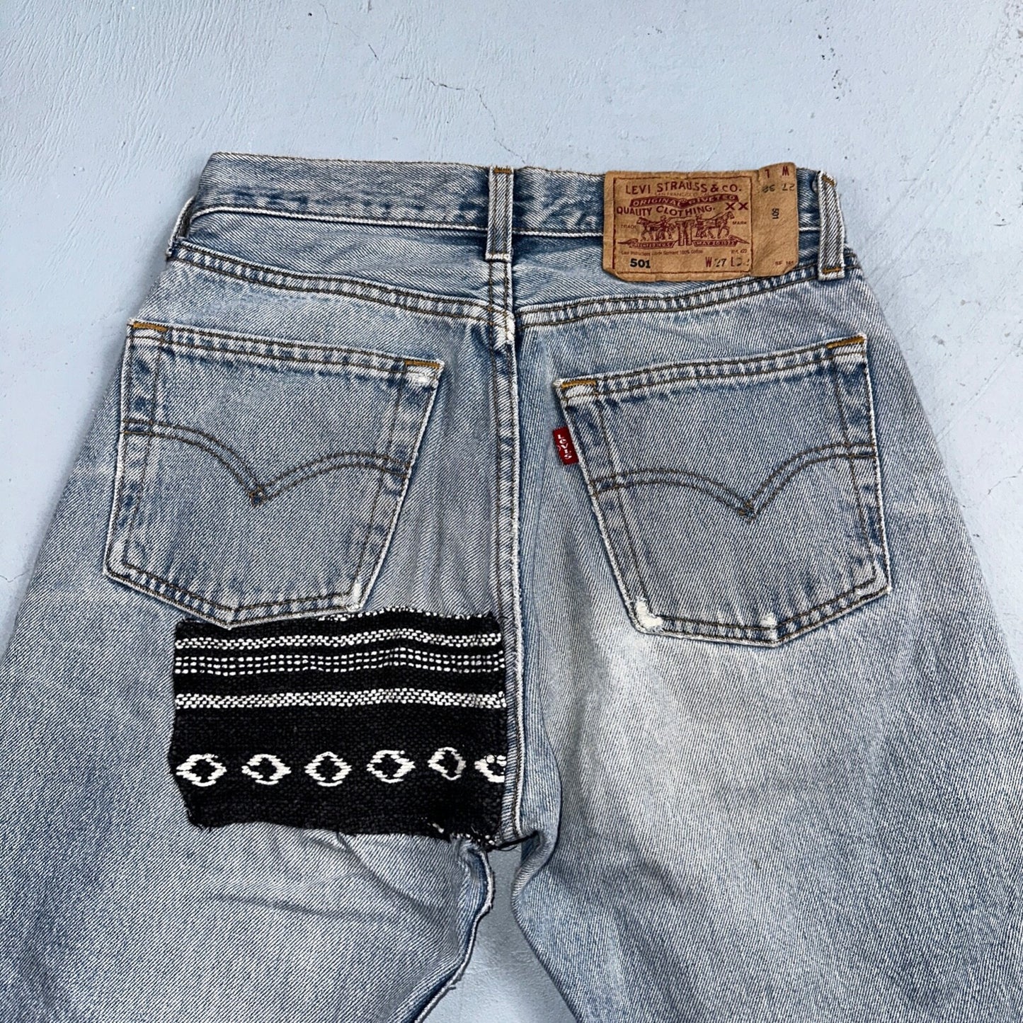 Levis 501 Vintage Y2K Europe Straight Leg Jeans 27x32 90s Light Wash Act 24x30