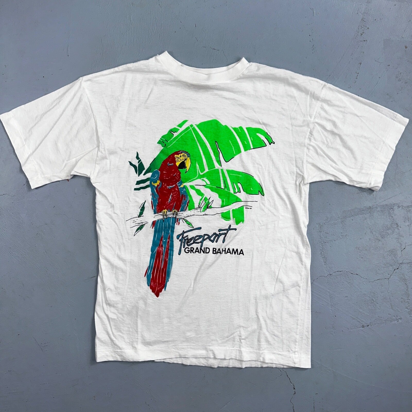 Freeport Grand Bahama Parrot VTG T Shirt Animals Bird Palm Tree Summer Cool