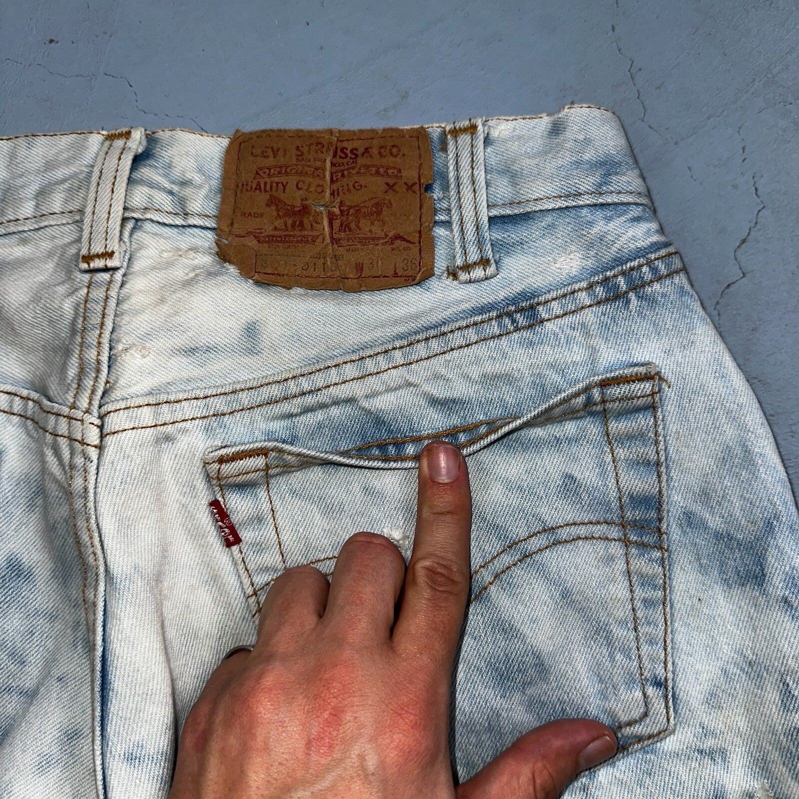 Levis 501 Vintage 80s USA XX Straight Leg Jeans 30x36 Bleach Light Wash Ac 26x31