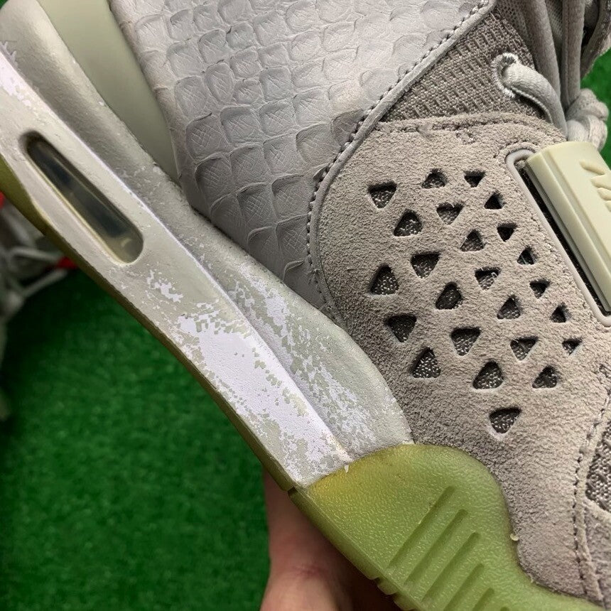 2012 Nike Air Yeezy 2 Platinum Sz 8.5 Kanye West 100% Authentic Rare Vintage OG