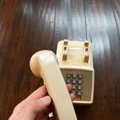 Beige Western Electric Bell System 2500 DM Desk Telephone Push Button Dialing