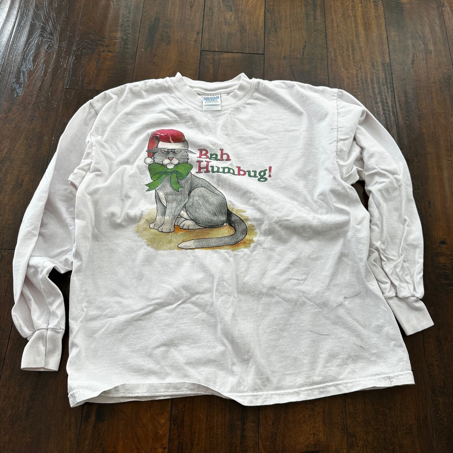 Christmas Cat Funny Vintage T Shirt Angry Peaved Not Happy Love Long Sleeve