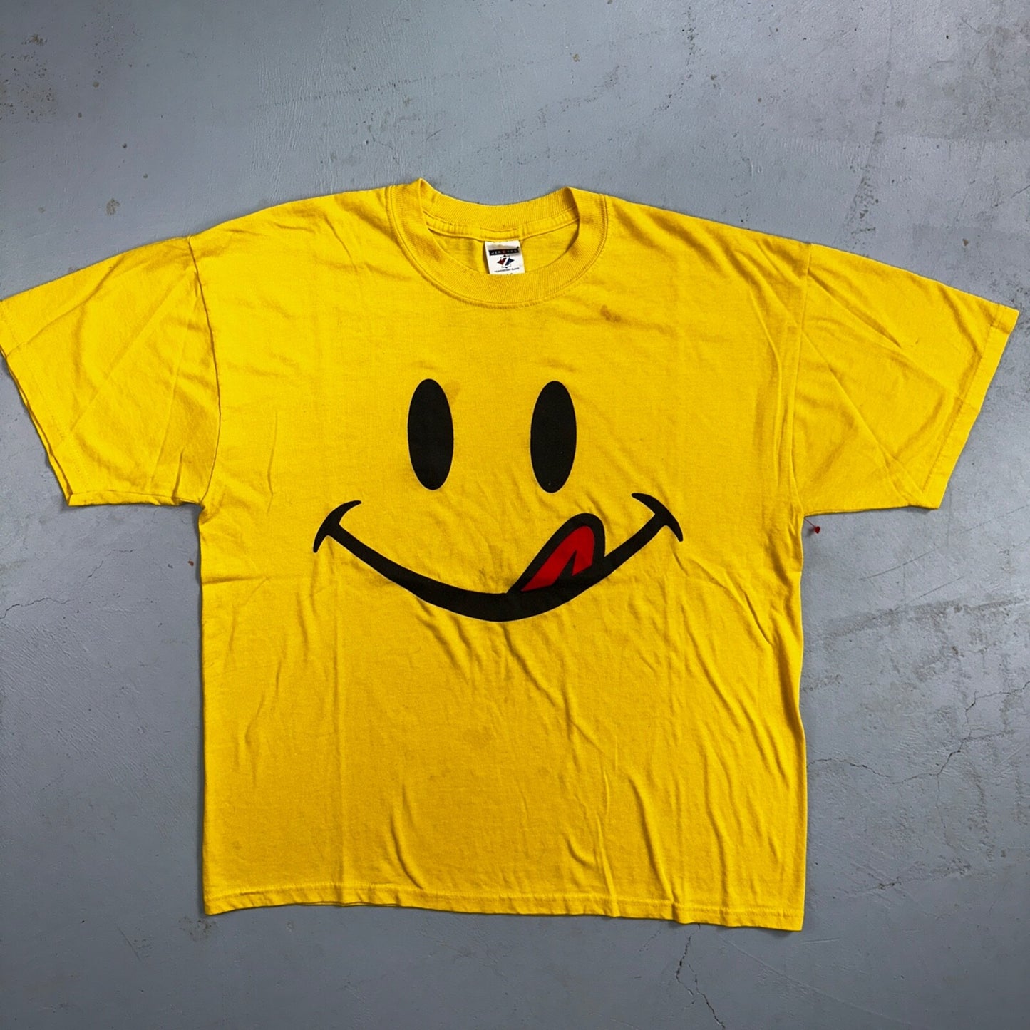 Smiley Face Y2K VTG T Shirt Jesse Manibusan Nirvana Grunge Yellow Funny Cute Ban