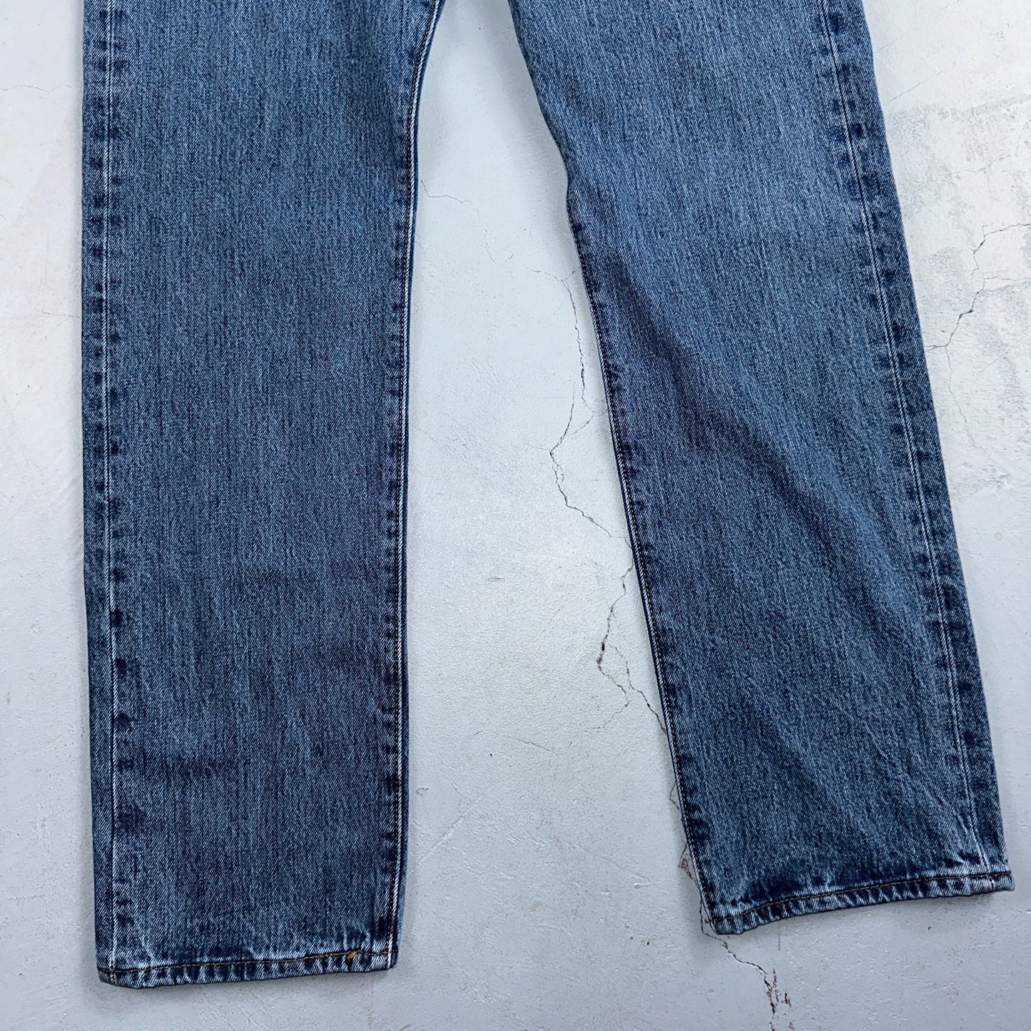Levis 501 Vintage Y2K XX Straight Leg Jeans 32x32 Med Wash 2000s Act 32x31