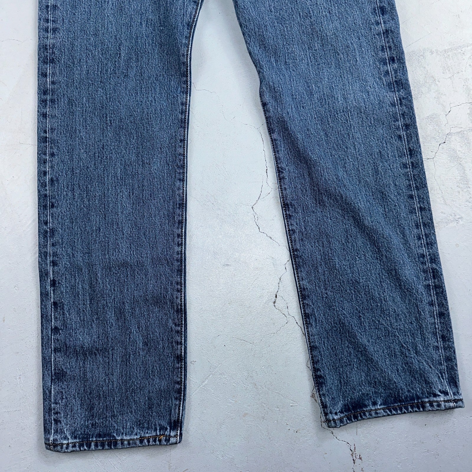Levis 501 Vintage Y2K XX Straight Leg Jeans 32x32 Med Wash 2000s Act 32x31