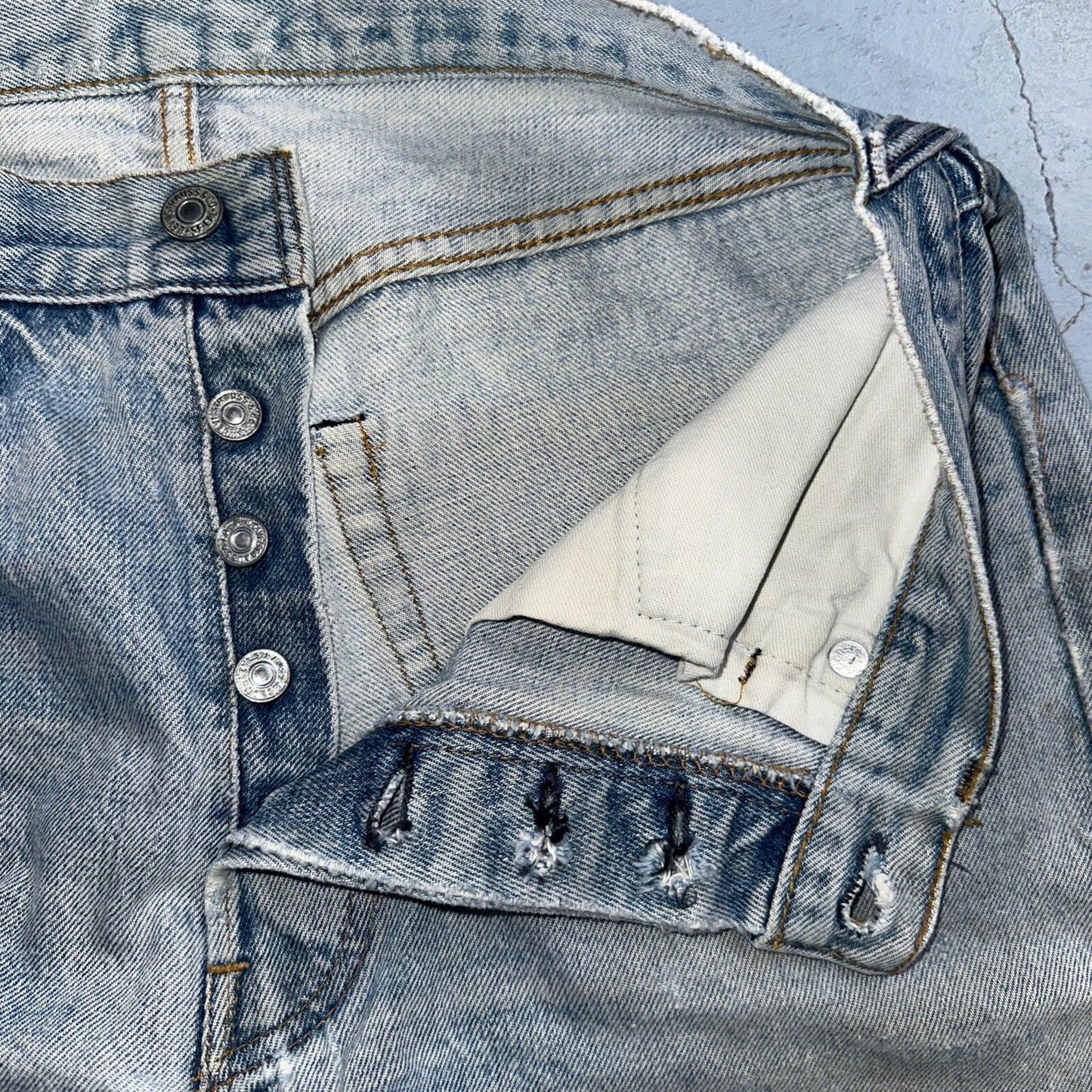 Levis 501 Vintage 80s Redline Selvedge USA XX Jeans Thrashed Light Act 31x29