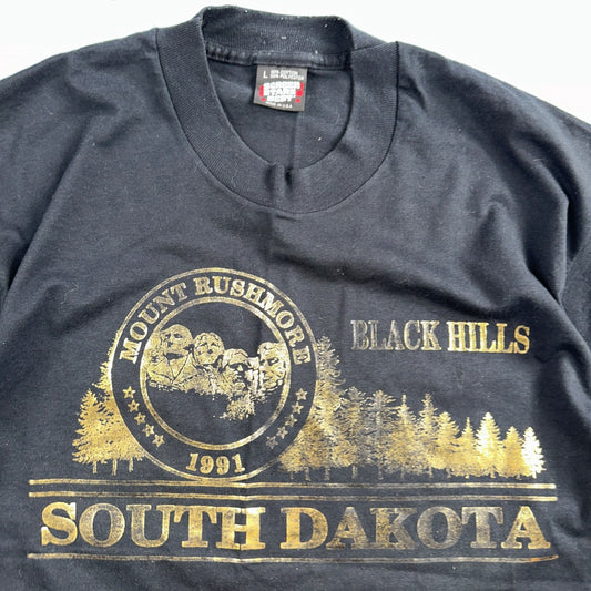 South Dakota Mount Rushmore Graphic 90s VTG T Shirt Black Hills Gold Text USA