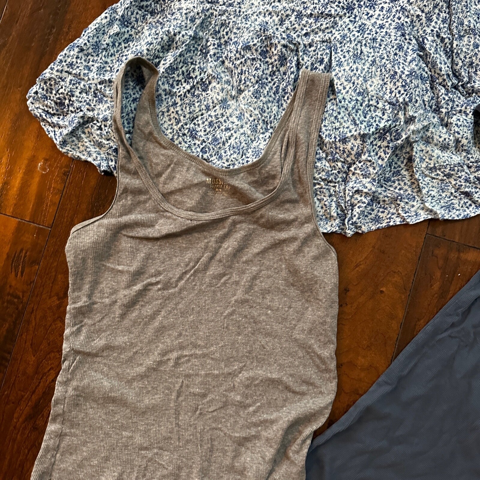 Lot of 4 Forever21 Tank Cute Summer Womens M Dress Print Basic Chop Crop