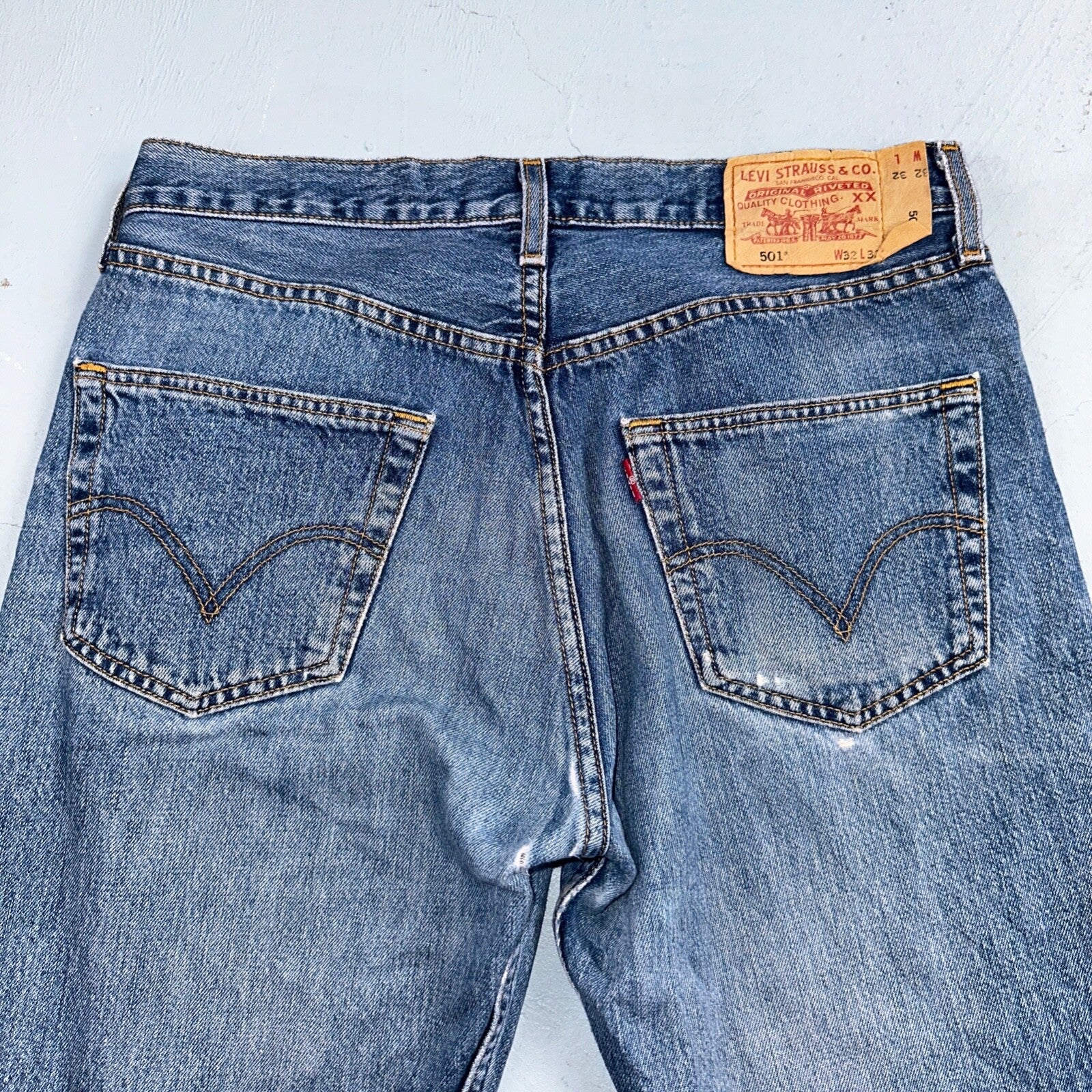 Levis 501 Vintage Y2K Europe Straight Leg Jeans 32x32 90s Med Wash Act 32x31