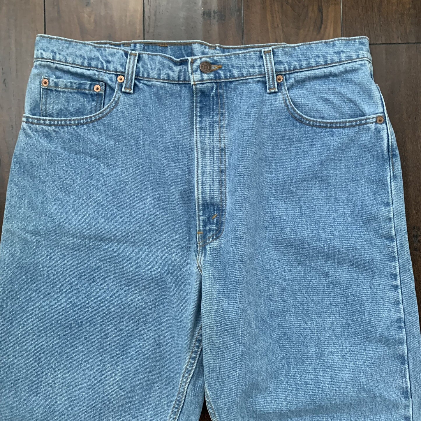 Levis 550 Vintage 90s Tapered Leg USA Relaxed Fit Jeans 40x30 Light Wash 36x30