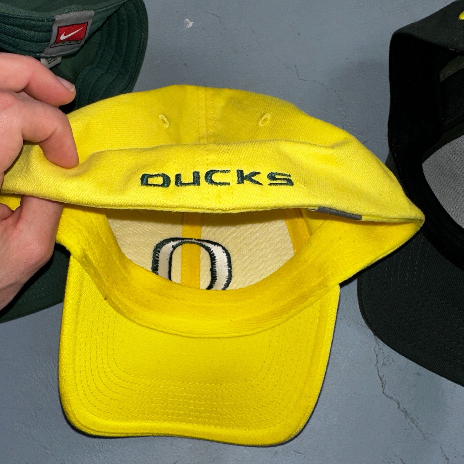 Nike Oregon Ducks VTG Hat Cap Snapback Lot of 3 Yellow Green Eugene Running Y2K