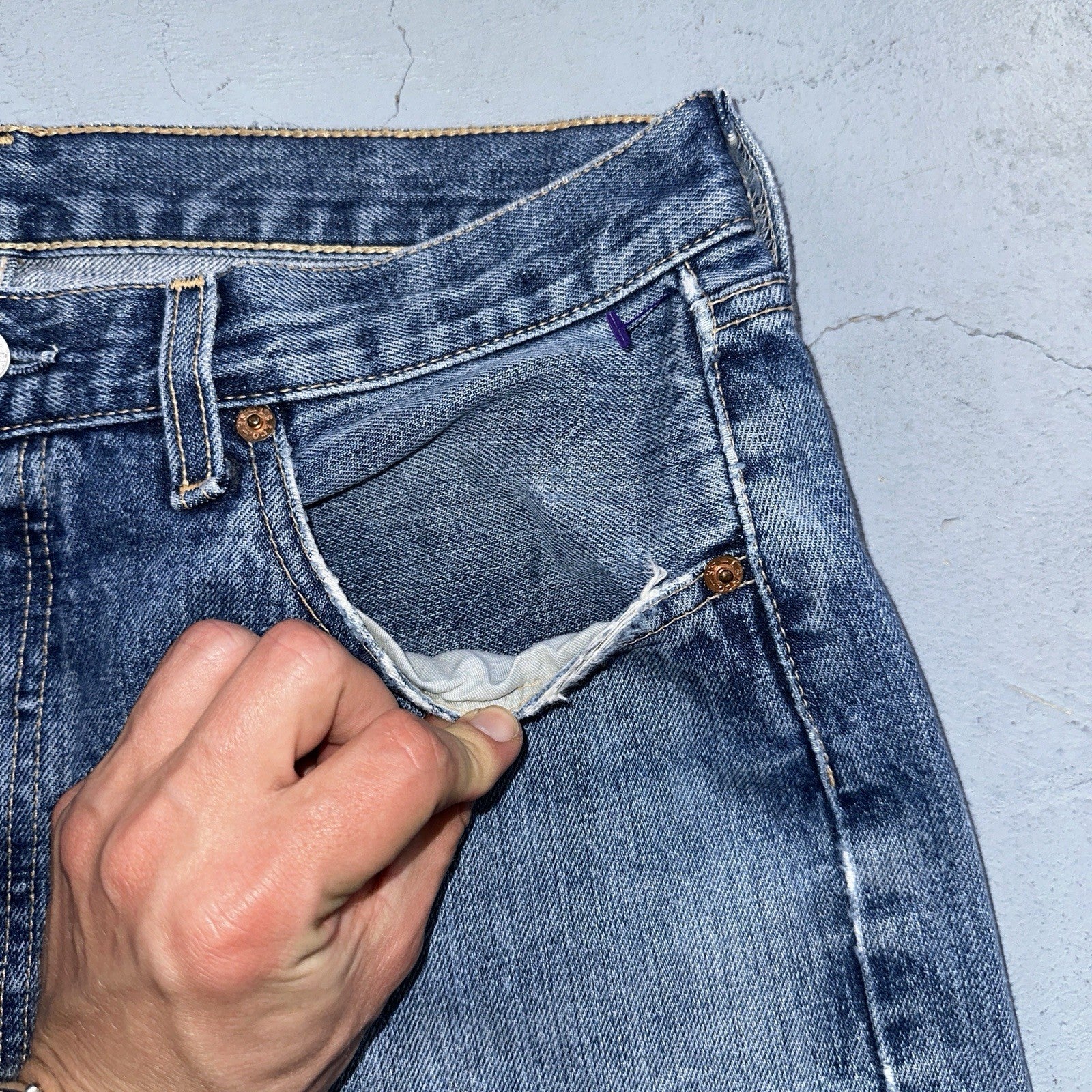 Levis 501 Vintage 90s Y2K XX Straight Leg Jeans Blue Med Wash 34x32 Act 33x31