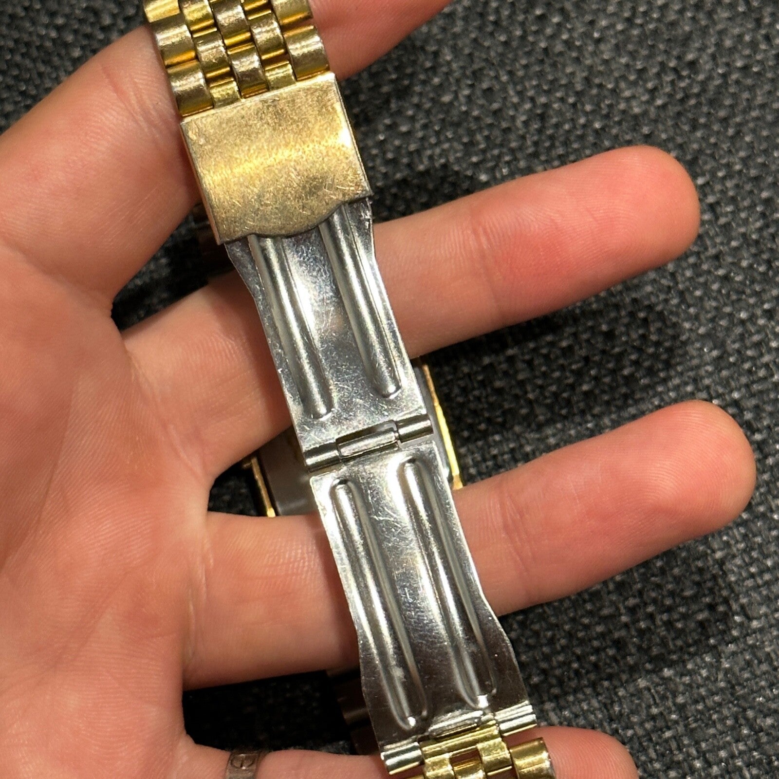 Ladies ELGIN Classic Gold Tone Petite Dress/Casual Bracelet Watch VTG Square