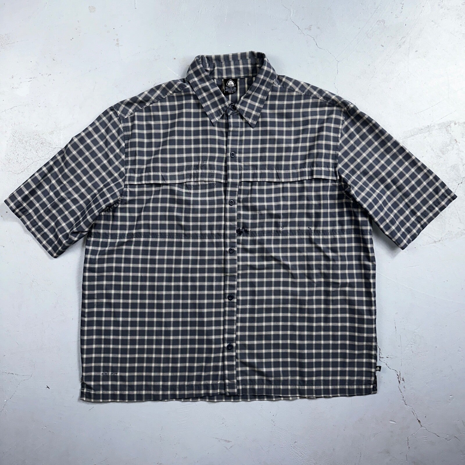 Nike VTG ACG Shirt Mens XL All Conditions Gear Button Hiking Short Sleeve Plaid