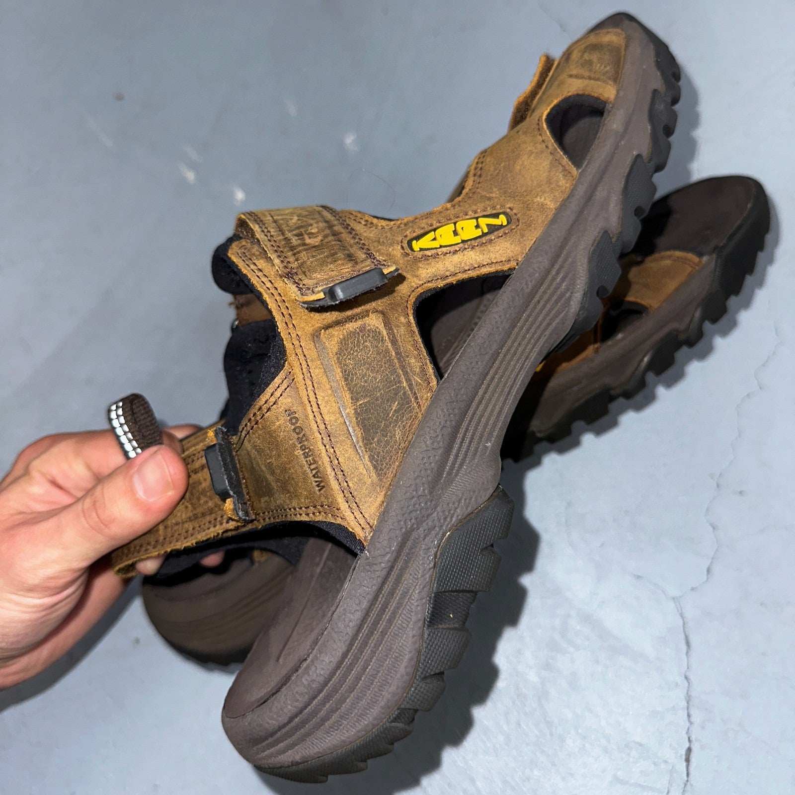 Keen US Mens Size 13 M Targhee III Open Toe Adjustable Waterproof Sandal Brown