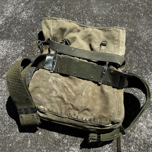 Korea US GI Gas Mask Bag Original Backpack Belt WWII Haversack 1960s?