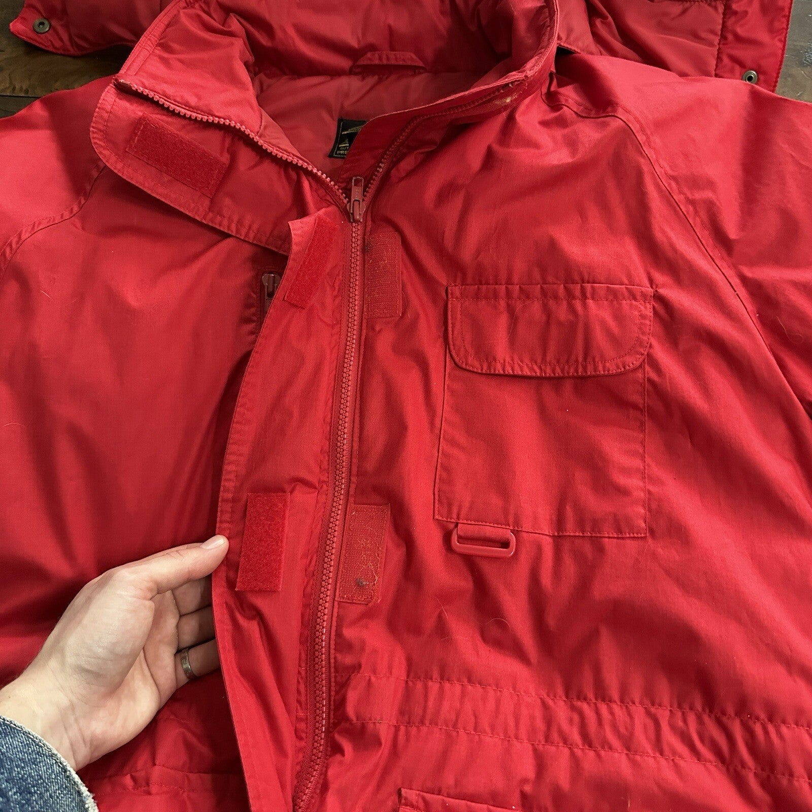 Vtg. Eddie Bauer Goose Down Red Snow Insulated Heavy Hooded Jacket 80s M Korea