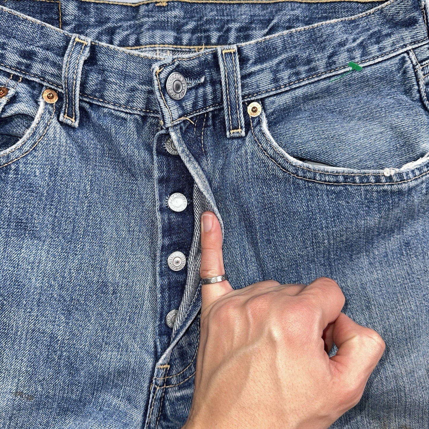 Levis 501 Vintage 90s Hungary Straight Leg Jeans 31x32 Y2K Med Wash Act 28x30