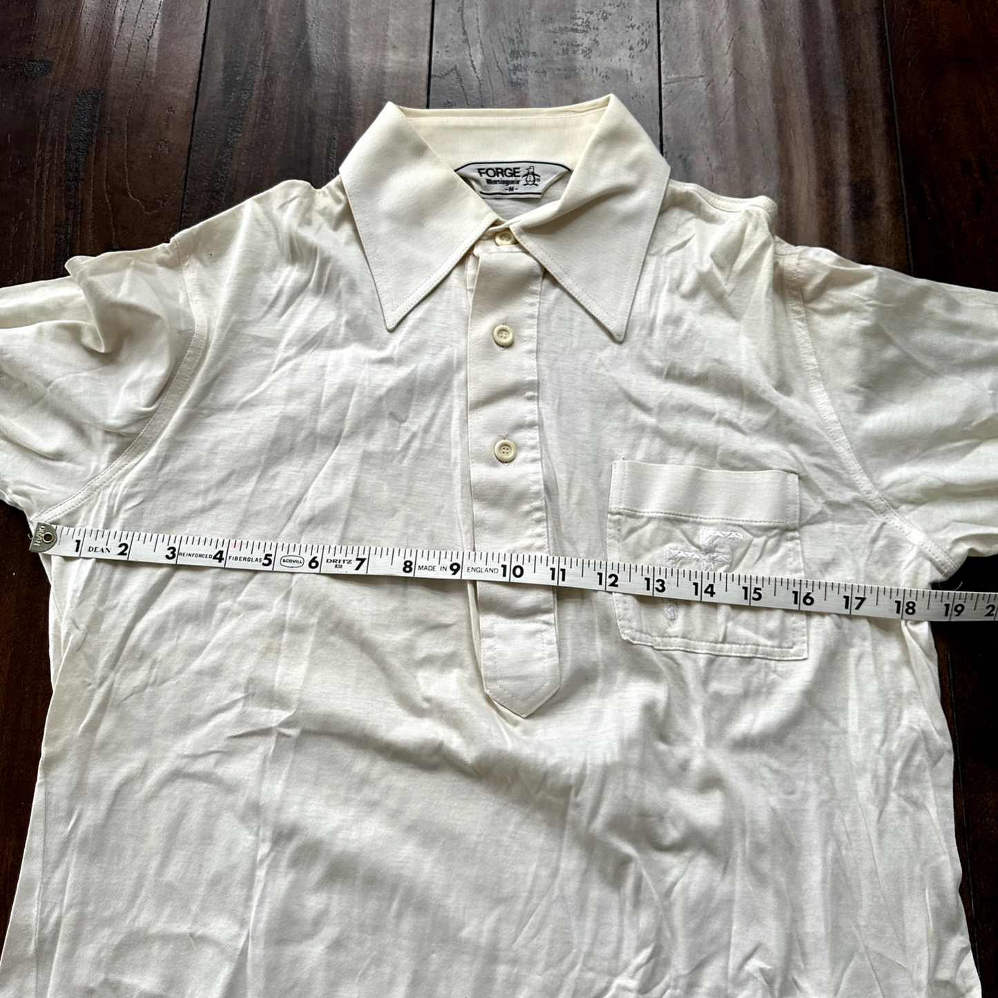 vtg Forge Munsingwear White 70s Shirt poly disco buttons cool white basic 60s