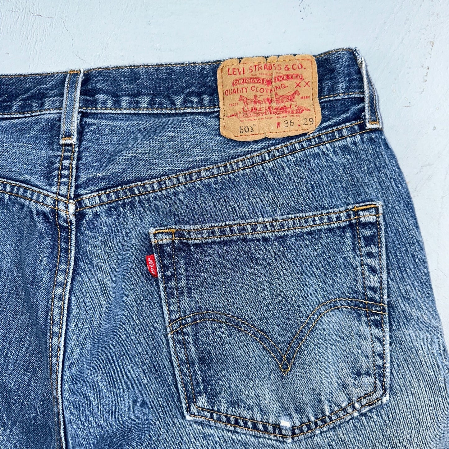 Levis 501 Vintage Y2K Mexico Straight Leg Jeans 36x29 90s Med Wash Act 35x28