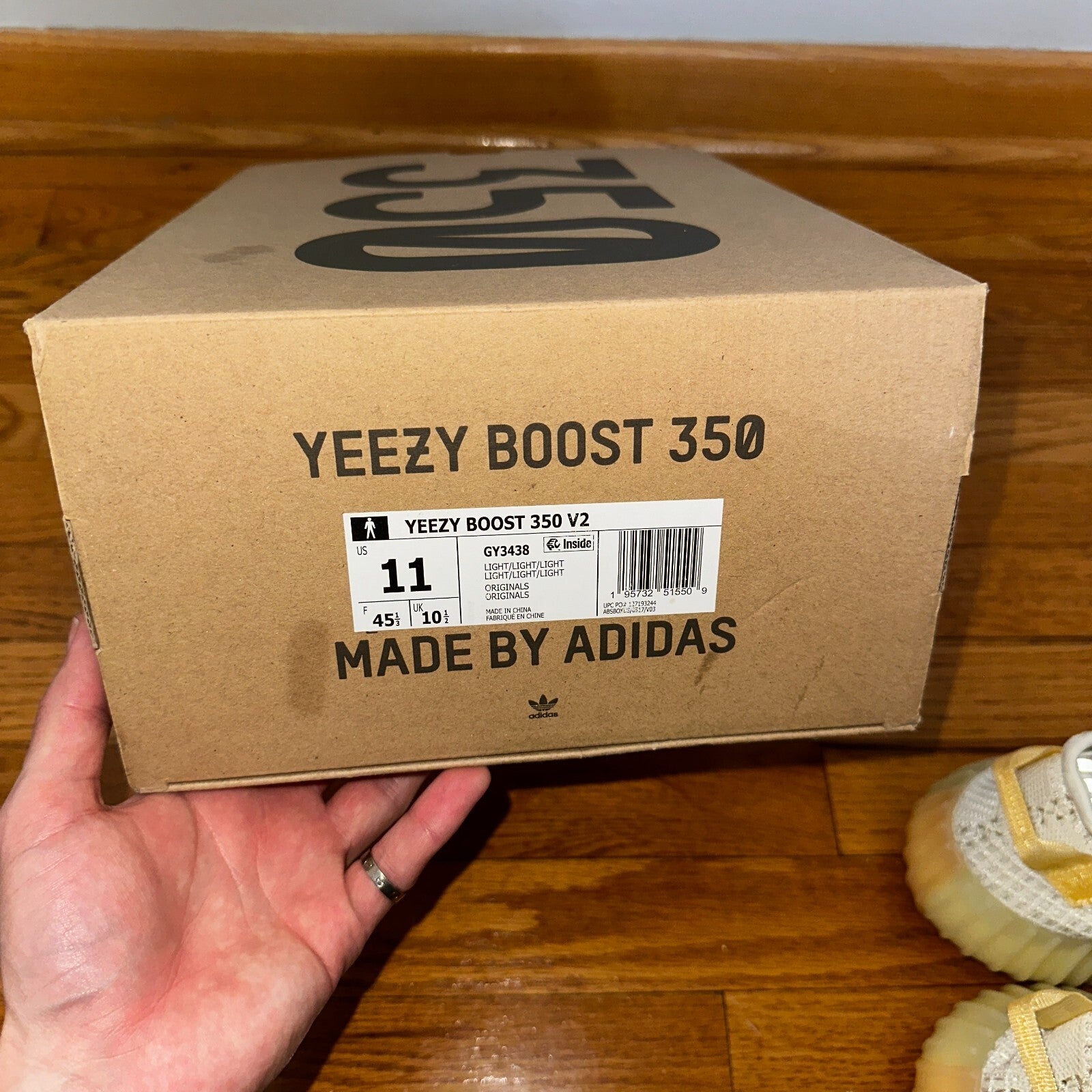 Adidas Yeezy Boost 350 V2 Low Light Size 11 With Box Lightly Worn White