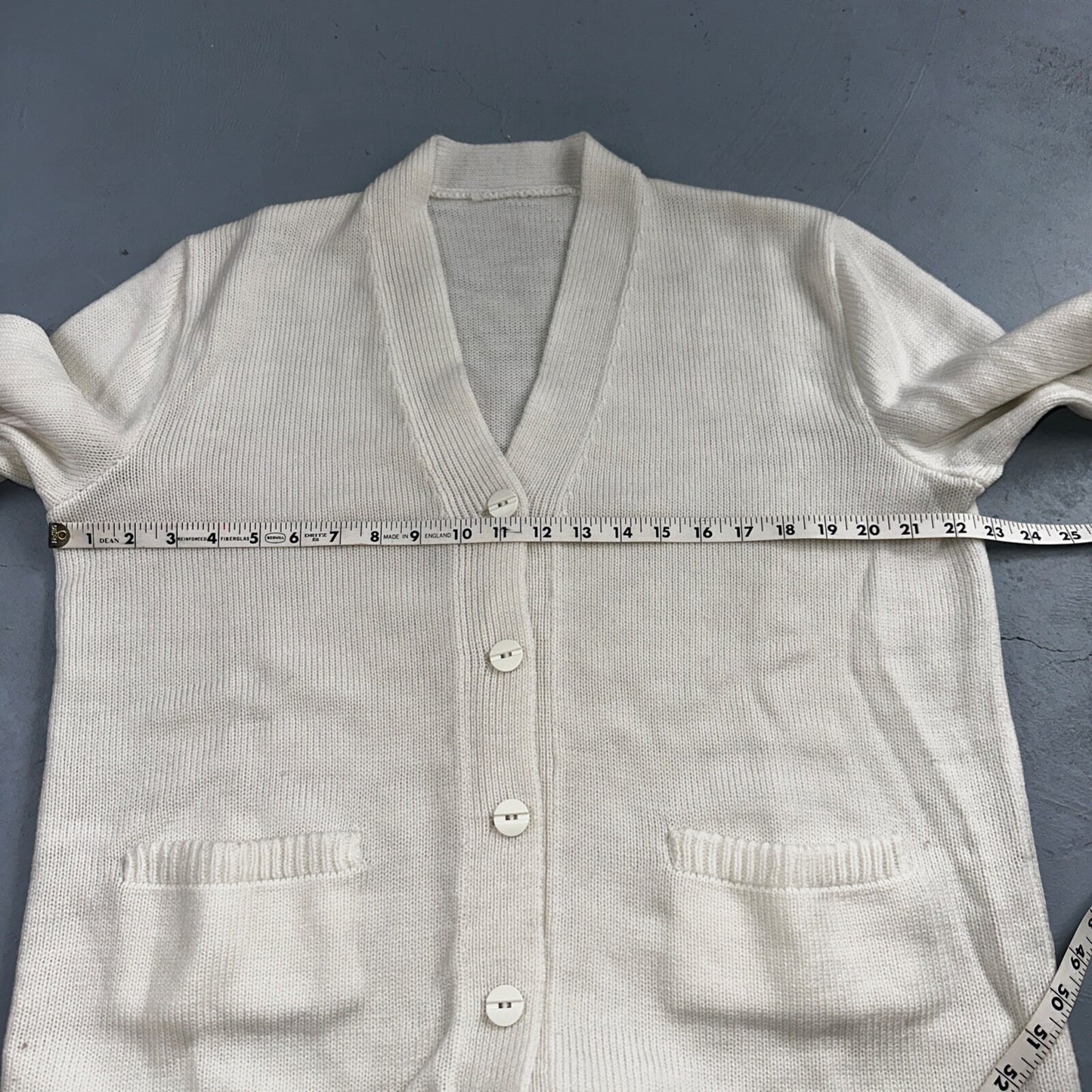 Vintage 1970s 70s White Basic Cardigan MCM Rockabilly Simple Acrylic 80s Preppy