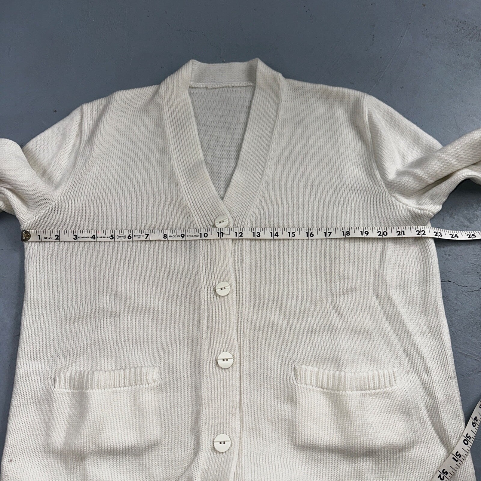 Vintage 1970s 70s White Basic Cardigan MCM Rockabilly Simple Acrylic 80s Preppy