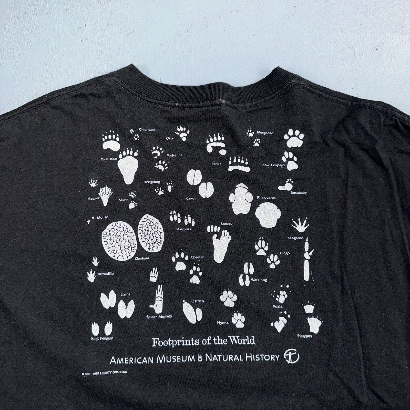 Constellations VTG T Shirt Animal Footprints Hippie Stoner Trippy Holistic Art