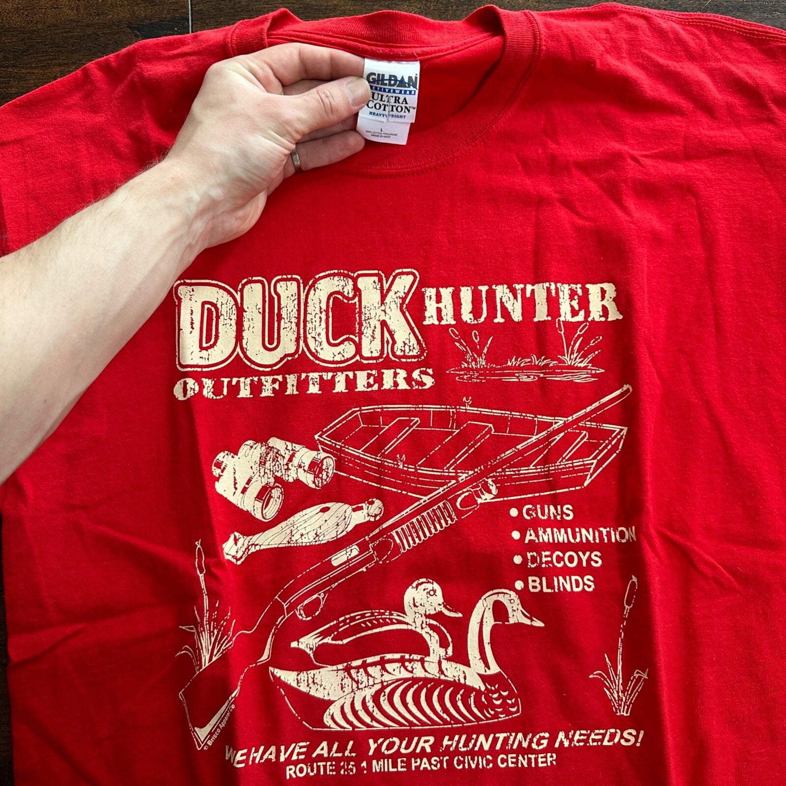 Duck Hunter Vintage T Shirt Swimming Canoe Row Gun Red Y2K Hunting Cool Country