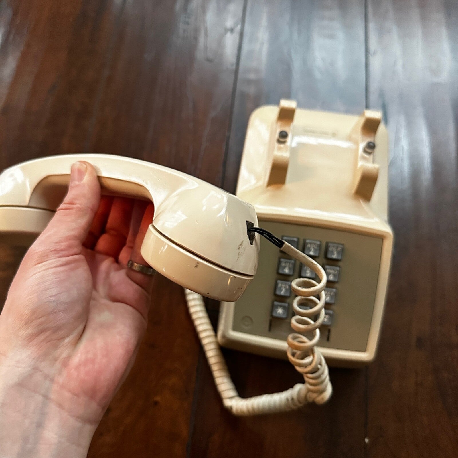 Beige Western Electric Bell System 2500 DM Desk Telephone Push Button Dialing