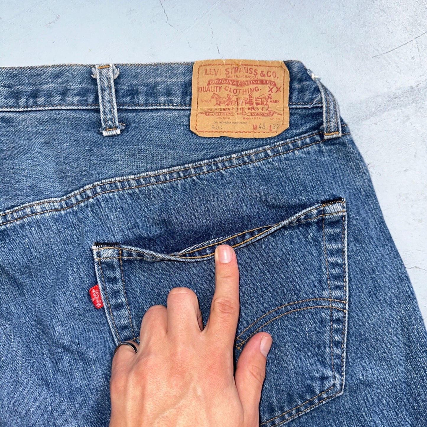 Levis 501 Vintage 80s Redline Selvedge USA XX Jeans Med Wash 48x32 Act 44x26