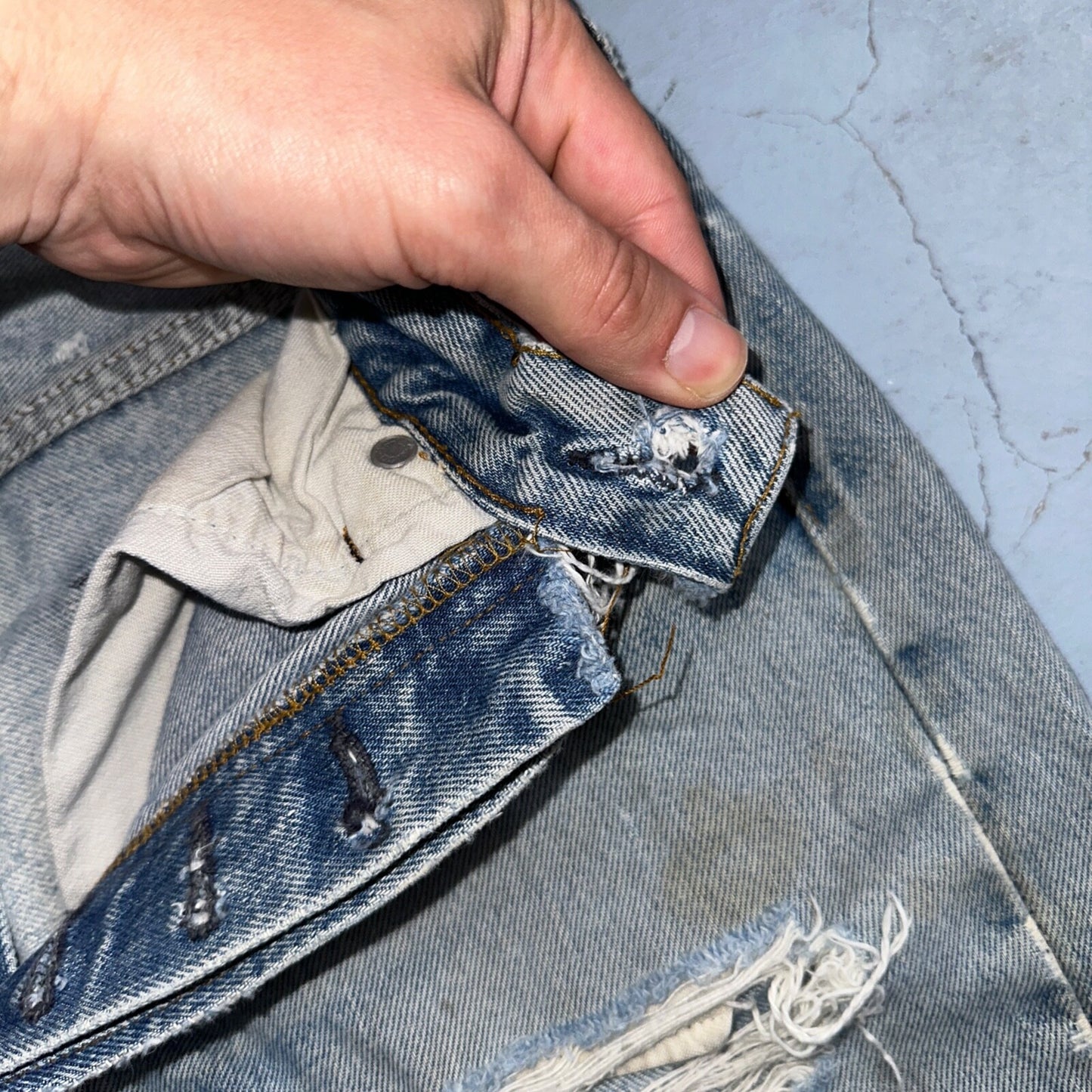 Levis 501 Vintage 80s Redline Selvedge USA XX Jeans Thrashed 33x33 Act 31x30