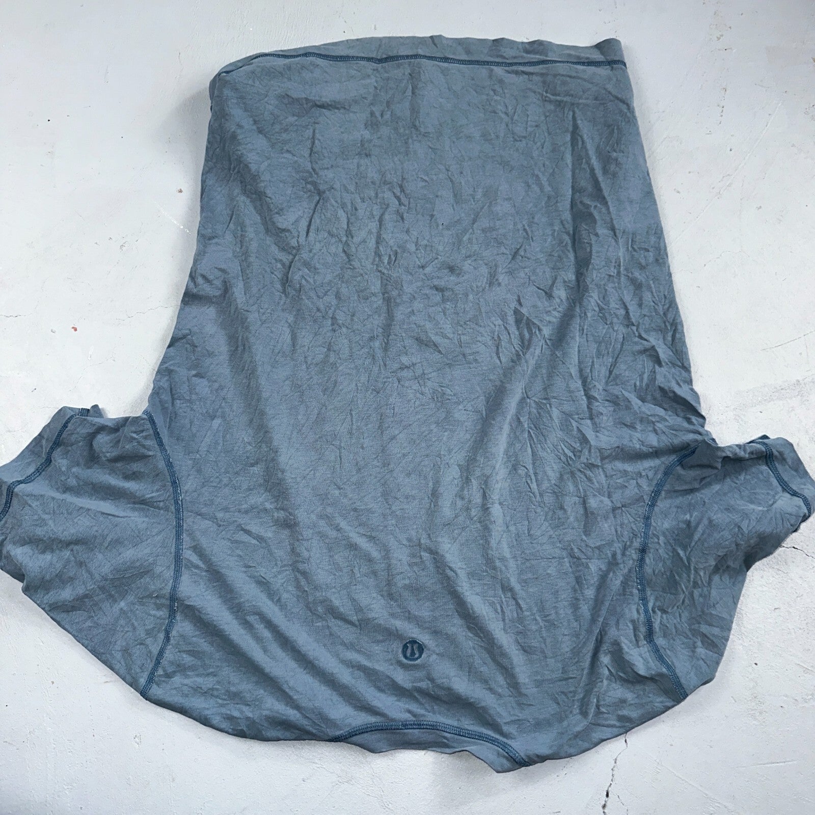 Men's Lululemon Short Sleeve Crew Neck Athletic Shirt Size M? Graphic Stripes