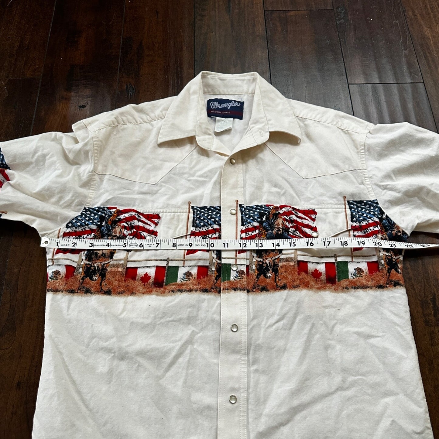 VTG Wrangler Men's Pearl Snap Western Rodeo Cowboy Ranch Shirt XL Flags USA RARE
