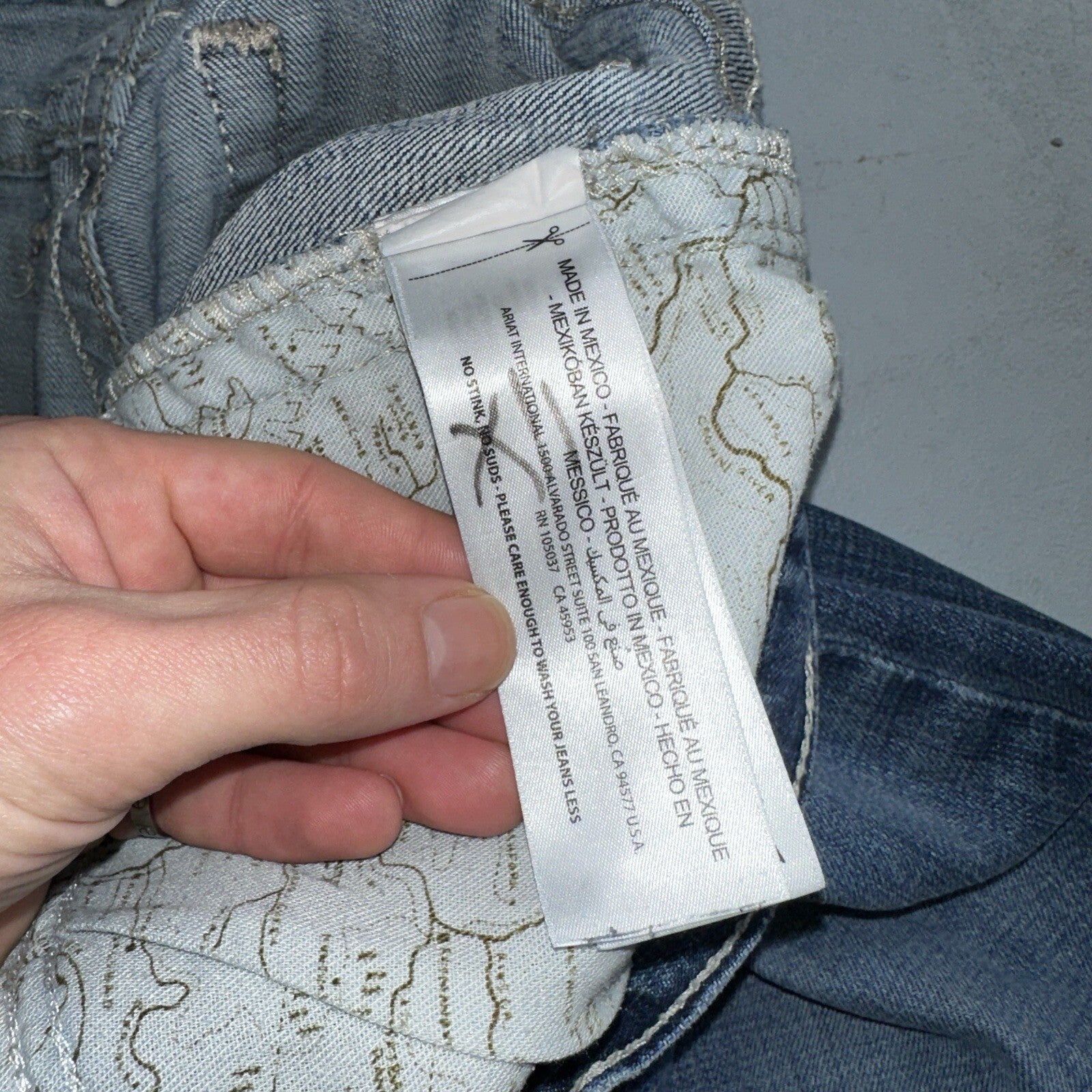 Ariat Jeans Mens 33x34 Blue M4 Boot Cut Relaxed Coltrane Jeans Denim Medium Wash