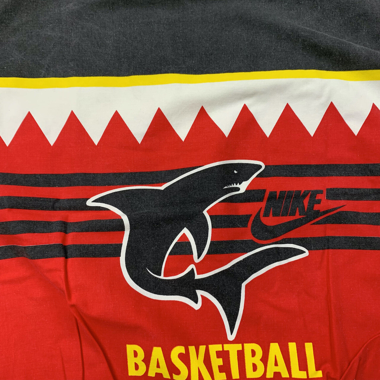 Nike Vintage Sweatshirt Mens T Shirt Sharks Crewneck AOP Basketball Jordan RARE