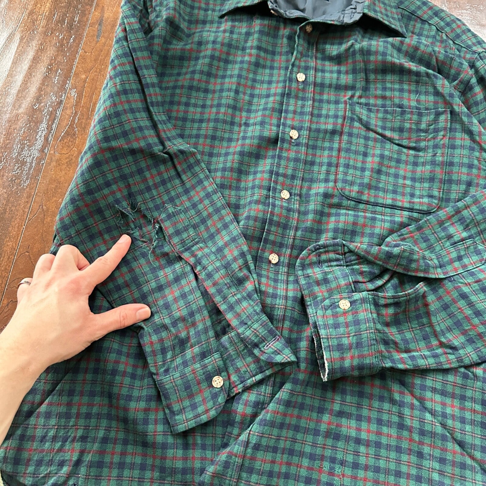 VTG Pendleton Mens Virgin Wool Button Up Shirt Plaid Size L Made in USA Big Hole