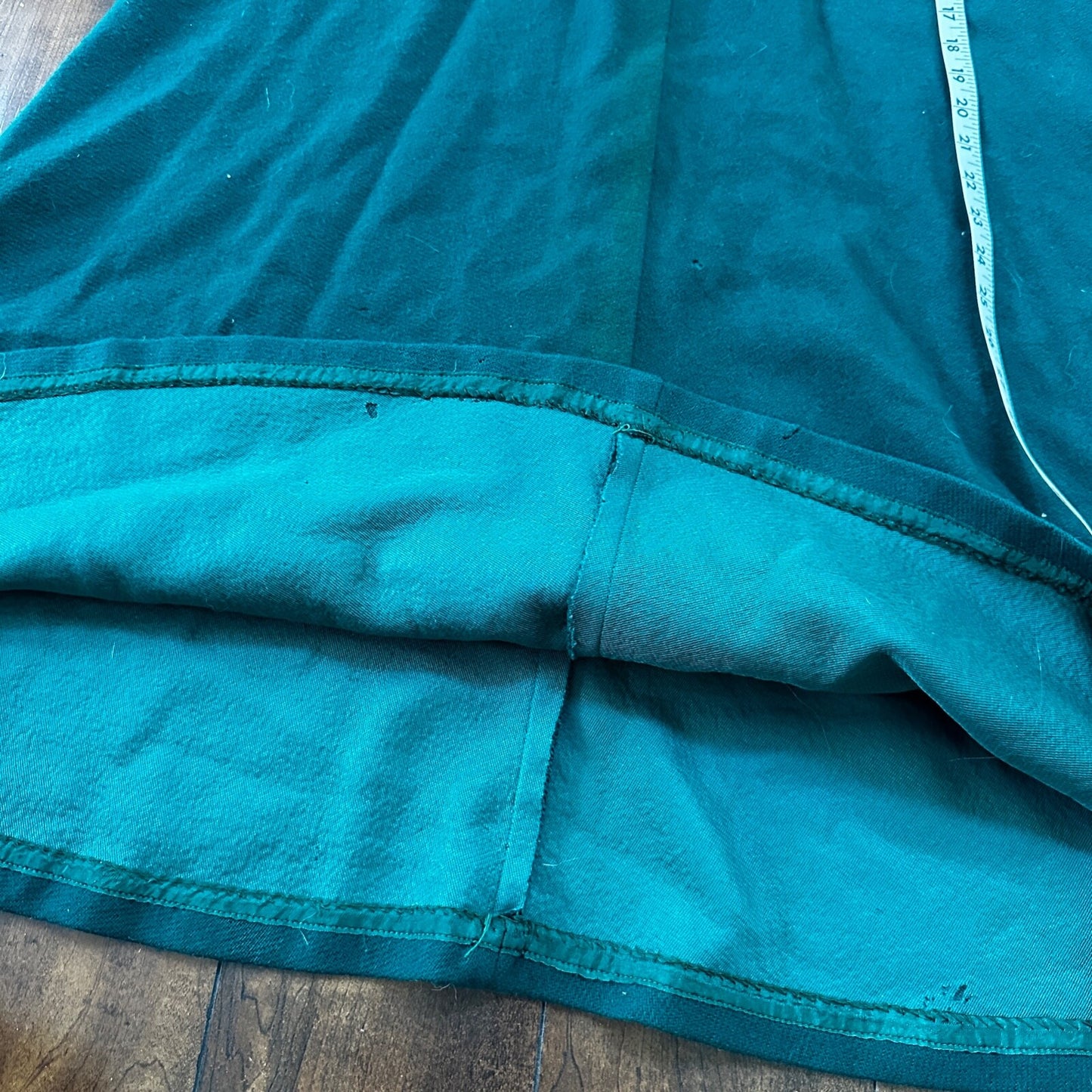 VTG 1960s Faded Green Wool Skirt Preppy Midi Knee Belt Loops 26" Waist Long 60s