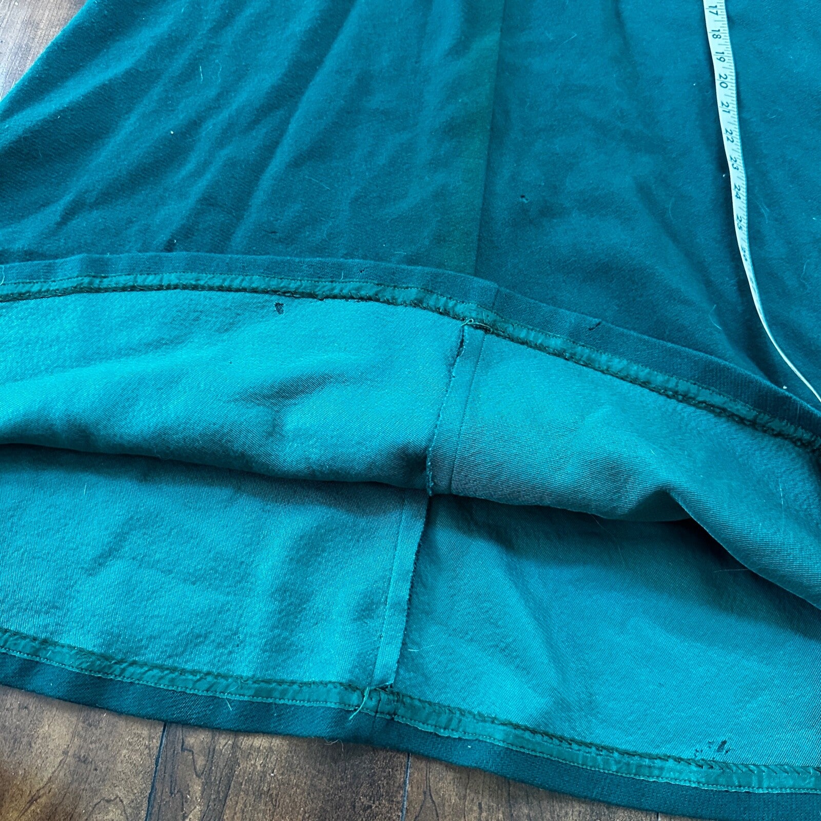 VTG 1960s Faded Green Wool Skirt Preppy Midi Knee Belt Loops 26" Waist Long 60s