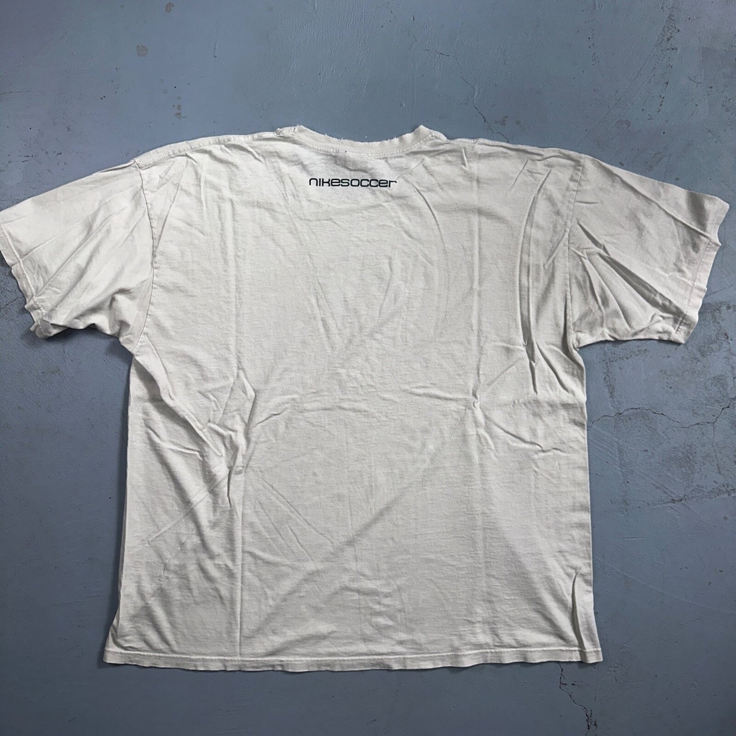 Nike Soccer Y2K Thrashed White VTG T Shirt 2000s Futbal Sports Gym Running