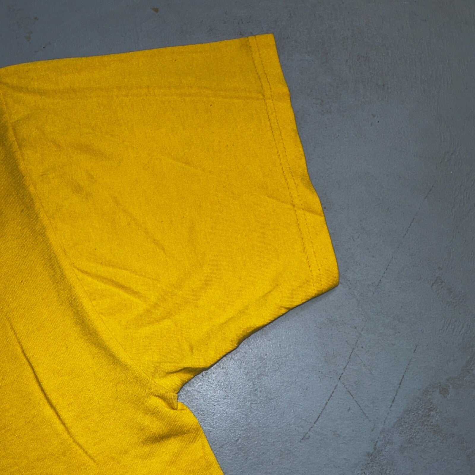 Smiley Face Y2K VTG T Shirt Jesse Manibusan Nirvana Grunge Yellow Funny Cute Ban