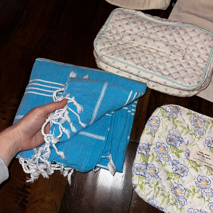 Lot Of Mixed Brand Assorted Style Handbag Purse Tote Weekender Bags Blanket